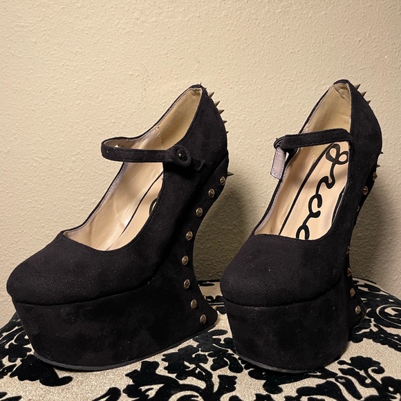 Heel-less, Buckle, Anti-gravity, Platform Spiked Wedge Heels - Picture 2 of 14